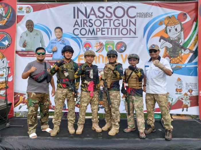 Tim Airsoft Pengda Inassoc Gorontalo mampu meraih juara (emas) pada Fornas VI Palembang 2021 (2022). Ayi All dkk kembali mempertahankan podium juara untuk ketiga kalinya, Fornas IV, V hingga Fornas VI. Tim yang cukup disegani lawan. (Foto:dok)
